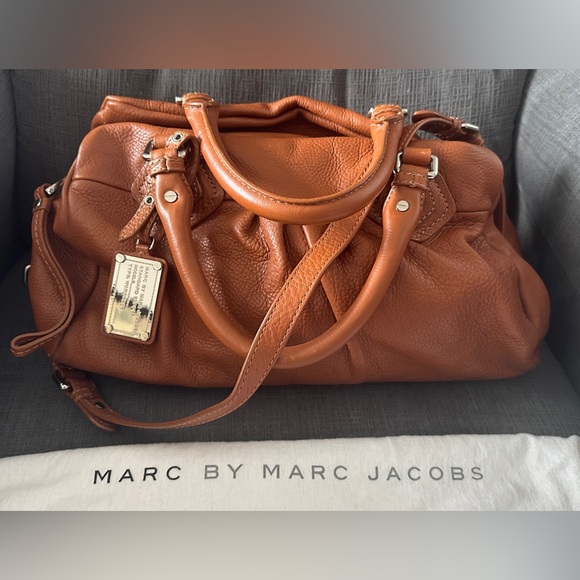 Marc Jacobs Handbags - Marc Jacobs Tan Leather Bag
